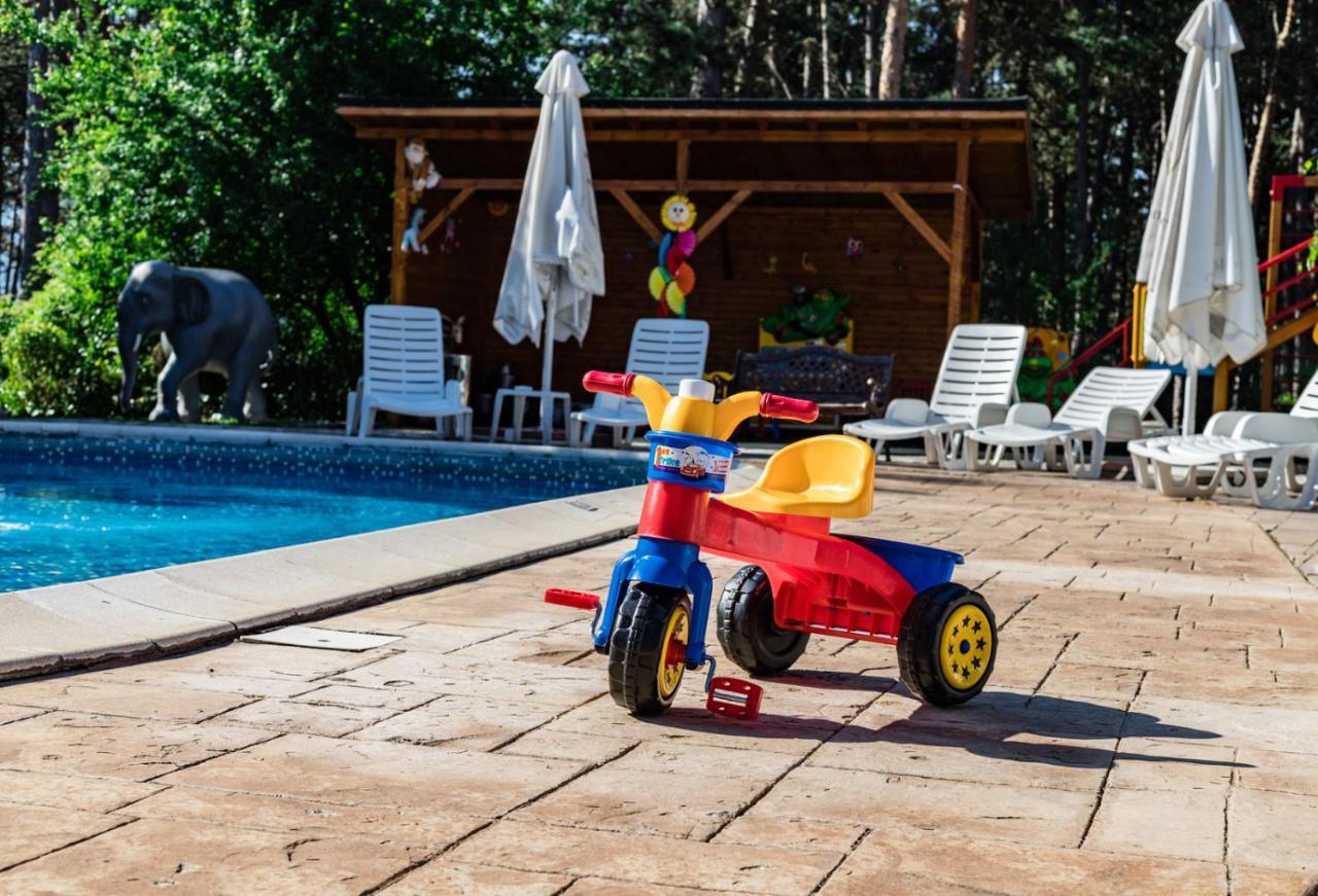 Spa Hotel Dvoretsa Welingrad Zewnętrze zdjęcie A tricycle