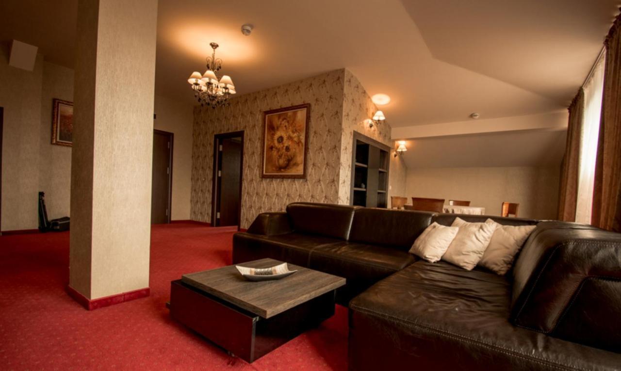 Spa Hotel Dvoretsa Welingrad Zewnętrze zdjęcie A suite at the hotel