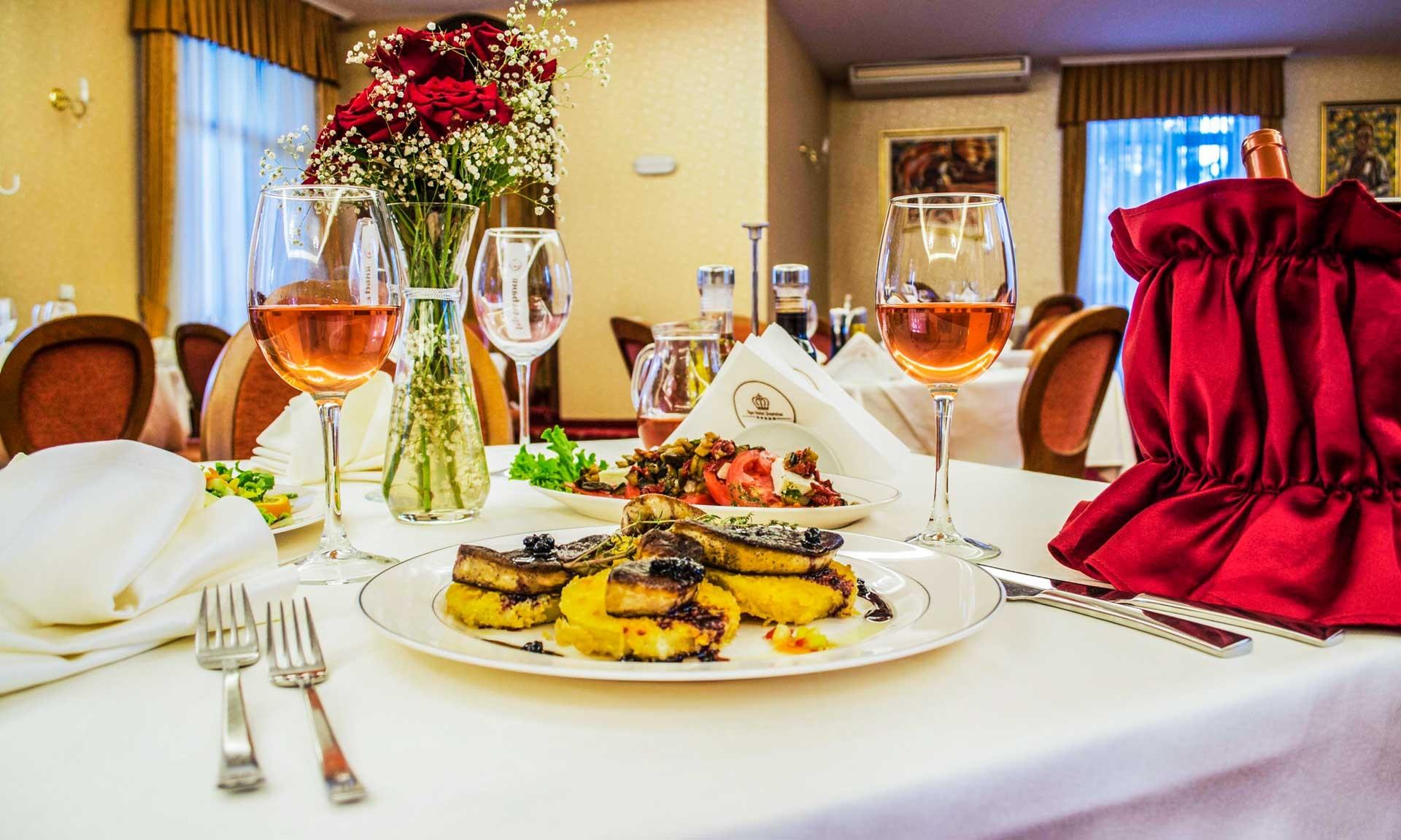 Spa Hotel Dvoretsa Welingrad Zewnętrze zdjęcie A restaurant in Vilnius, Lithuania