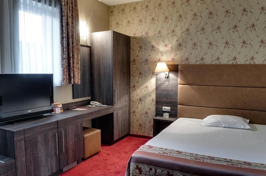 Spa Hotel Dvoretsa Welingrad Zewnętrze zdjęcie A room at the hotel