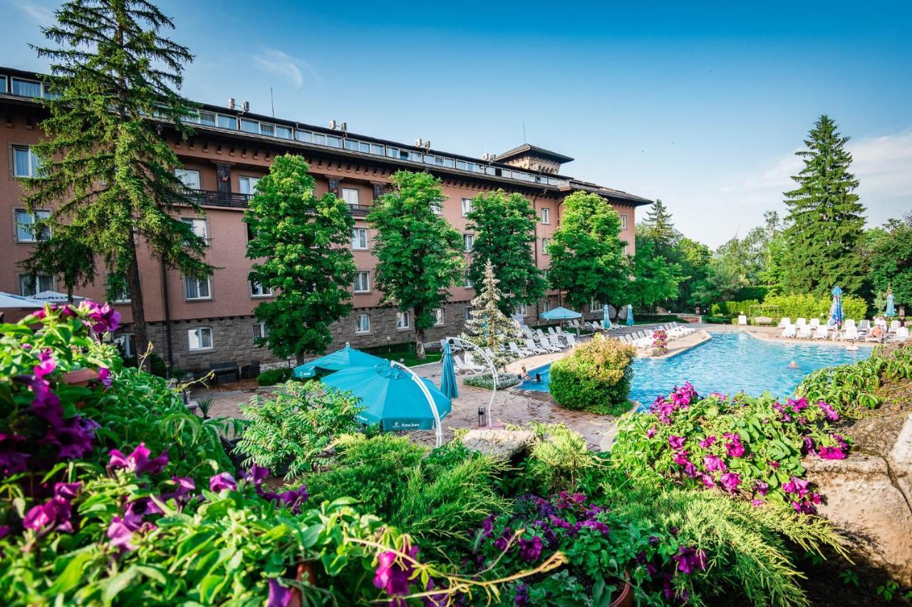 Spa Hotel Dvoretsa Welingrad Zewnętrze zdjęcie The hotel complex