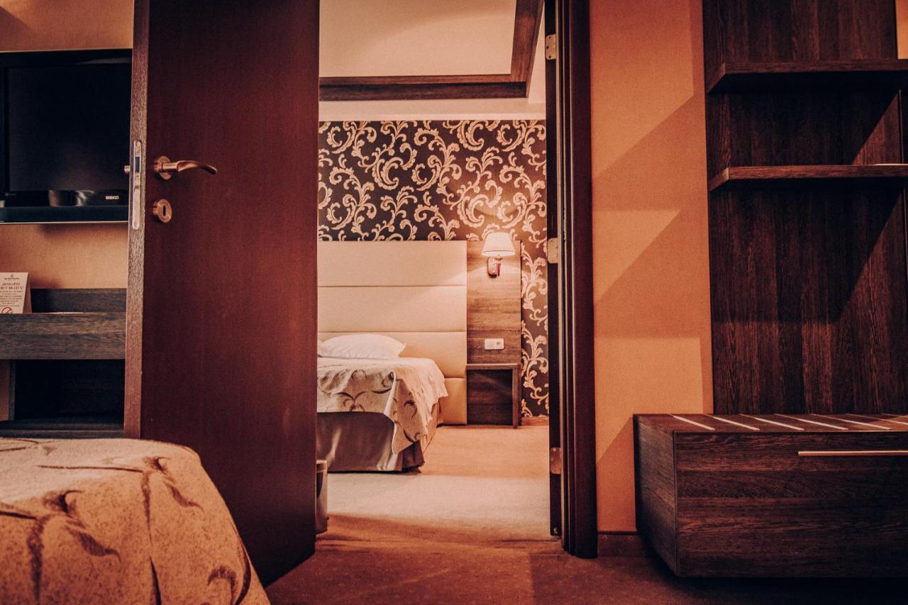 Spa Hotel Dvoretsa Welingrad Zewnętrze zdjęcie A room at the hotel